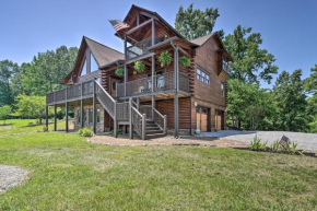 Idyllic Lakeview Lodge with Private Hot Tub!